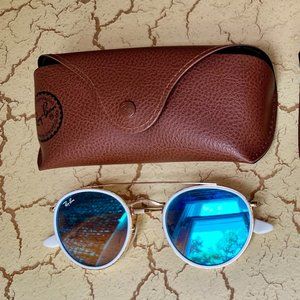 2 pairs of Ray-Ban round sunglasses in white/gold frames and gold frames